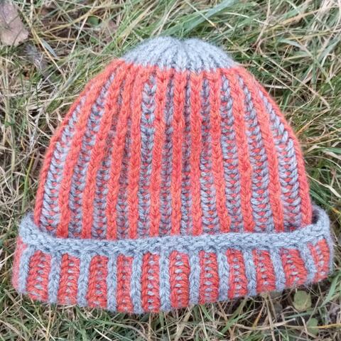 Reversible beanie orange/grey