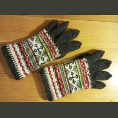 Hand knitted Gloves